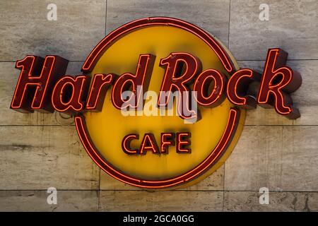 Bucarest, Romania - 05 agosto 2021: L'Hard Rock Cafe ristorante nel Parco King Michael i da Bucarest. Foto Stock