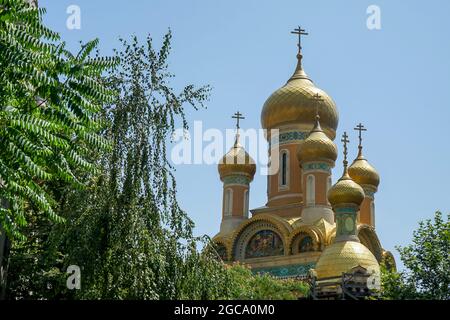 Bucarest, Romania - 02 agosto 2021: La Chiesa Ortodossa 'San Nicola - Università Paraclis' anche chiamato 'Chiesa Russa' perché in passato belo Foto Stock