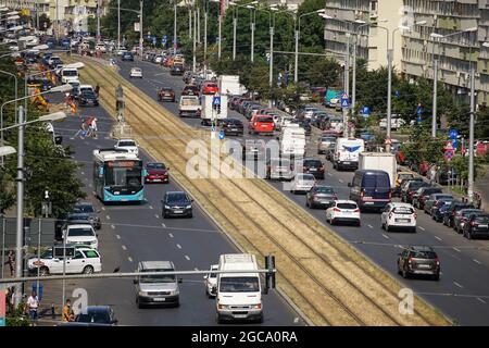 Bucarest, Romania - 29 luglio 2021: Vista ad alto angolo di Pantelimon Road, a Bucarest. Foto Stock