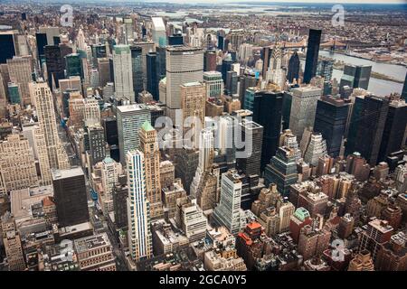 Midtown Manhattan e l'East River dall'Empire state Building, New York City, NY, USA Foto Stock