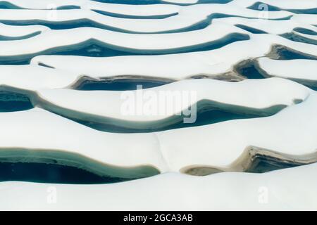 Veduta aerea delle dune di sabbia nel Parco Nazionale di Lencois Maranhenses, Brasile Foto Stock