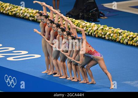 Team China (CHN) con Wenyan SUN, Xuechen HUANG, li GUO, Xinping LIANG, Chengxin YIN, Yu FENG. Nuoto sincronizzato, squadra di nuoto artistico routine gratuita. Aquatics Center il 7 agosto 2021, Giochi Olimpici estivi 2020, dal 23 luglio. - 08.08.2021 a Tokyo/Giappone. Foto Stock