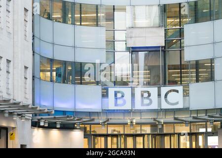 façade di New Building, Broadcasting House, BBC Television Center, Portland Place, Marylebone, Londra, Inghilterra, U. Foto Stock