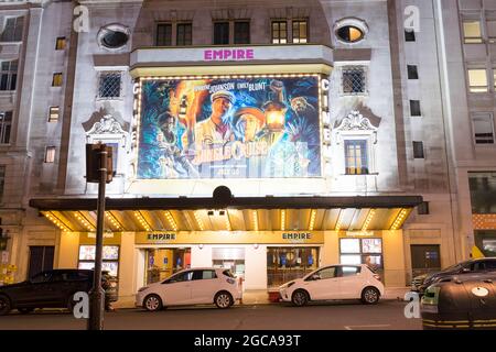 Poster gigante della Jungle Cruise esposto sulla parete frontale del cinema Empire Haymarket Inghilterra Regno Unito Londra Foto Stock