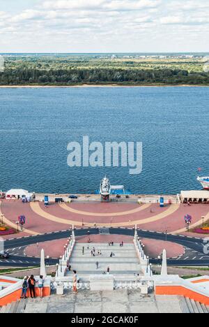 Nizhny Novgorod, Russia - 13 agosto 2018: Vista dalla scalinata Chkalovskaya sul fiume Volga Foto Stock
