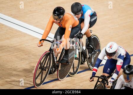 TOKYO, GIAPPONE - 8 AGOSTO: Shanne Braspennincx dei Paesi Bassi in gara sulla Sprint Race femminile per il 5°-8° posto durante i Giochi Olimpici di Tokyo 2020 al Velodrome di Izu l'8 agosto 2021 a Tokyo, Giappone (Foto di Yannick Verhoeven/Orange Pictures) NOCNSF Foto Stock