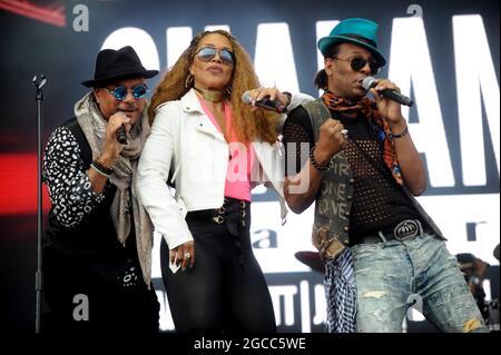 Shalamar si esibisce al Lets Rock Leeds 80s Foto Stock