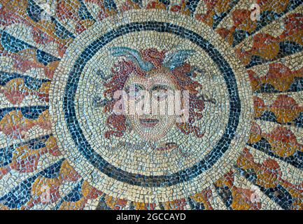 Arte del mosaico - Medusa - II secolo a.C. Foto Stock