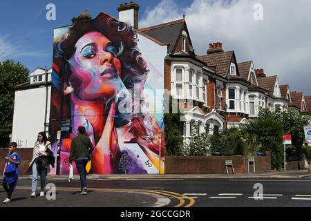 Una visione generale del murale di MR. Cenz durante la partita di amicizia pre-stagione tra Crystal Palace e Watford a Selhurst Park, Londra, Inghilterra, il 7 agosto 2021. Foto di Carlton Myrie. Solo per uso editoriale, è richiesta una licenza per uso commerciale. Nessun utilizzo nelle scommesse, nei giochi o nelle pubblicazioni di un singolo club/campionato/giocatore. Foto Stock