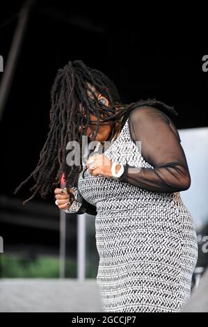 Soul II Soul si esibisce dal vivo al festival musicale Clumber Park degli anni '80 Foto Stock