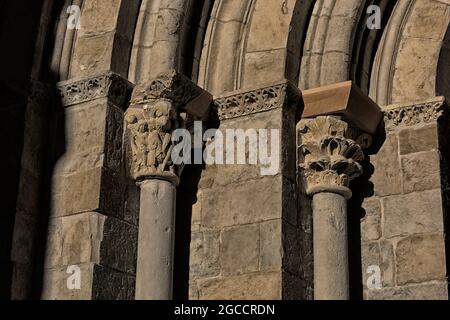 Cattedrale di San Pietro Apostolo. Iniziato nel 11 ° secolo. Stile romanico. Jaca. Provincia di Huesca. Spagna Foto Stock