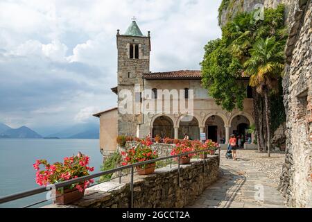 chiesa di Santa Caterina del Sasso, Reno, Lago maggiore, Lombardia, Italia Foto Stock