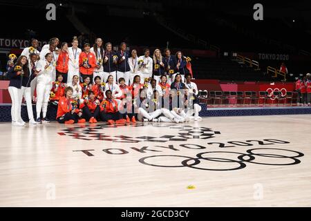 Medaglia d'oro del Team Giappone seconda medaglia d'argento, medaglia d'oro del Team degli Stati Uniti, medaglia d'oro del Team Francia terza medaglia di bronzo durante i Giochi Olimpici di Tokyo 2020, cerimonia finale della medaglia delle donne di basket l'8 agosto 2021 alla Saitama Super Arena di Saitama, Giappone - Foto Foto Kishimoto / DPPI Foto Stock