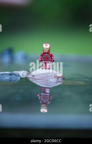 LEGO Marvel Iron Man sulla roccia Foto Stock