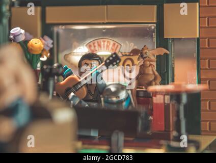 Minifigure LEGO a Central Perk Foto Stock