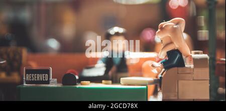 Minifigure LEGO a Central Perk Foto Stock