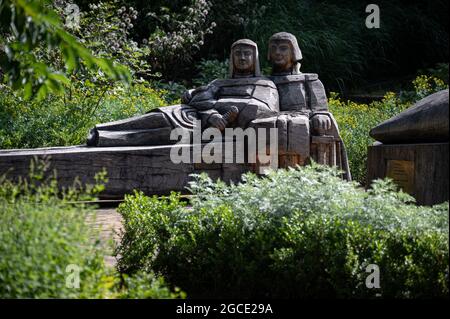 Sculture nel giardino della chiesa di Munster nella città olandese di Roermond, provincia di Limburgo Foto Stock