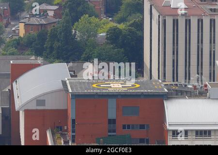 L'eliporto sul tetto dell'infermeria generale di Leeds Foto Stock