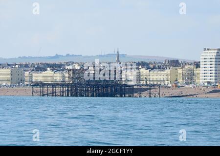 2021 08 04: Le rovine di Brighton West Pier a Brighton, Inghilterra Foto Stock