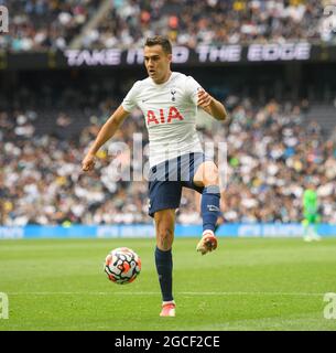 Londra, Regno Unito. 04 agosto 2021. 08 agosto 2021 -Tottenham Hotspur V Arsenal - Pre Season friendly - Tottenham Hotspur Stadium Sergio Reguilon durante la partita contro Arsenal. Credito immagine : credito: Mark Pain/Alamy Live News Foto Stock