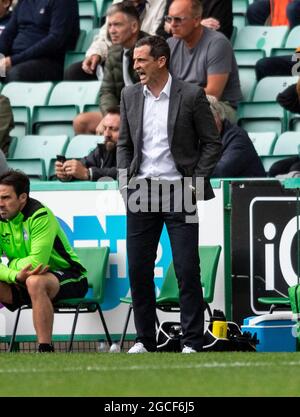 Edimburgo, Regno Unito. 8 agosto 2021. Cinch Premiership - Hibernian / Ross County 8/8/2021. L'Hibernian ospita Ross County nella Cinch Premiership allo Easter Road Stadium di Edimburgo, Midlothian, Regno Unito. PIC mostra:HibsÕ Manager, Jack Ross, grida le istruzioni ai suoi giocatori dalla linea di contatto. Credit: Ian Jacobs/Alamy Live News Foto Stock