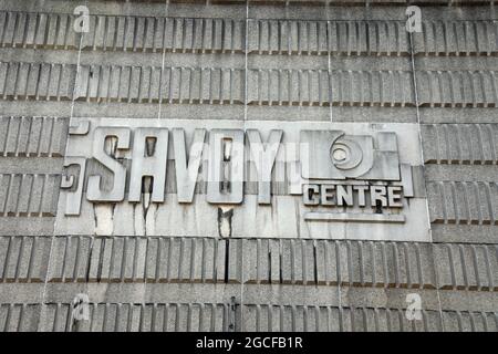 Segnaletica sul Savoy Centre degli anni '70 a Glasgow Foto Stock