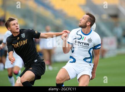 Stefan De Vrij (FC Internazionale) durante la partita di calcio pre-stagione tra Parma Calcio e FC Internazionale l'8 agosto 2021 allo stadio Ennio Tardini di Parma - Foto Nderim Kaceli / DPPI Foto Stock