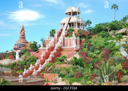 Torre della corsa di alimentazione, Siam Park Water Kingdom Theme Park, Costa Adeje, Tenerife, Isole Canarie, Spagna Foto Stock