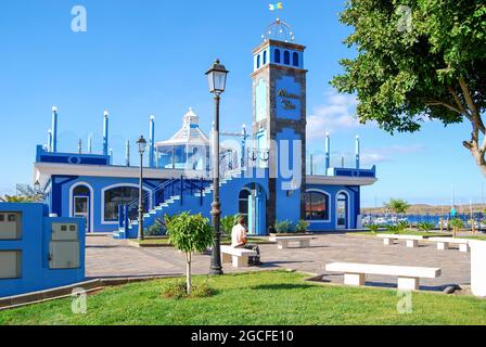 Edificio del Porto e il lungomare, Las Galletas Costa del Silenco, Tenerife, Isole Canarie, Spagna Foto Stock