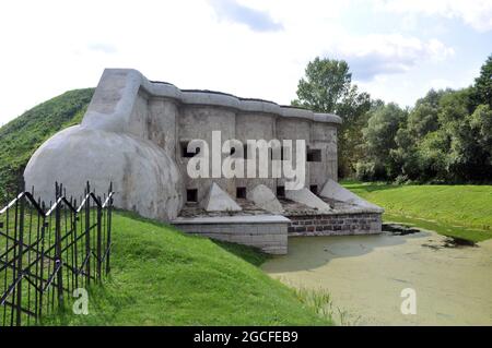 Quinto Forte della Fortezza di Brest, Bielorussia. Caponiere di Garge. Strutture di fortificazione. Foto Stock