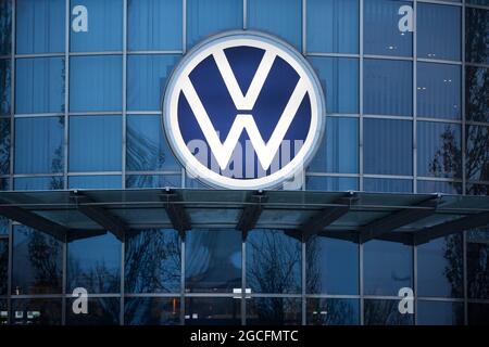Polkowice, Polonia. 15 Feb 2021. Vista della sede centrale del produttore di motori per auto, Volkswagen Motor Poland, nella zona economica speciale di Legnica a Polkowice. La società appartiene alla Volkswagen AG e si specializza nella produzione di motori diesel. (Credit Image: © Karol Serewis/SOPA Images via ZUMA Press Wire) Foto Stock