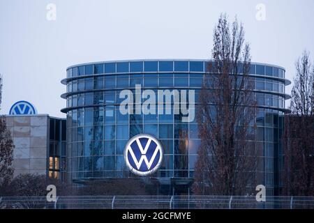 Polkowice, Polonia. 15 Feb 2021. Vista della sede centrale del produttore di motori per auto, Volkswagen Motor Poland, nella zona economica speciale di Legnica a Polkowice. La società appartiene alla Volkswagen AG e si specializza nella produzione di motori diesel. (Credit Image: © Karol Serewis/SOPA Images via ZUMA Press Wire) Foto Stock