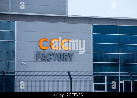 Polkowice, Polonia. 15 Feb 2021. Una veduta della sede centrale della CCC S.A, la più grande azienda di calzature al dettaglio, uno dei più grandi produttori di calzature in Europa, situata nella zona economica speciale di Legnica a Polkowice. (Foto di Karol Serewis/SOPA Images/Sipa USA) Credit: Sipa USA/Alamy Live News Foto Stock