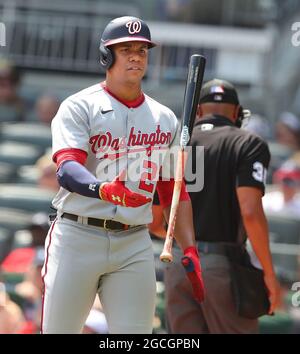 Atlanta, Stati Uniti. 8 agosto 2021. Washington Nationals picture hitter Juan Soto reagisce a colpire fuori contro Atlanta Braves pitcher Richard Rodriguez durante l'ottavo inning Domenica 8 agosto 2021, ad Atlanta. (Foto di Curtis Compton/Atlanta Journal-Constitution/TNS/Sipa USA) Credit: Sipa USA/Alamy Live News Foto Stock