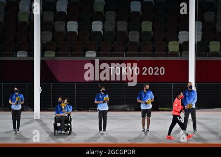 Tokyo, Giappone. 8 agosto 2021. Cerimonia di chiusura. Stadio Olimpico. 10-1 Kasumigaokamachi. Shinjuku-ku. Tokyo. I volontari dei giochi Tokyo2020 sono ringraziati. Credit Garry Bowden/Sport in Pictures/Alamy Live News Credit: Sport in Pictures/Alamy Live News Foto Stock