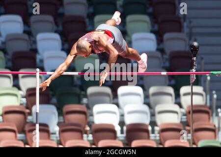 05 agosto 2021: Medaglia d'oro Damian Warner (1440) del Canada nell'evento maschile Decathlon Pole Vault durante la competizione di atletica allo Stadio Olimpico di Tokyo, Giappone. Daniel Lea/CSM} Foto Stock