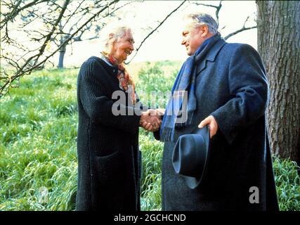 Mit Leib und Seele, ZDF TV-Serie, 1989, Szene: ELSE QUECKE als Oma Bannholzer, Günter STRACK als Pfarrer Kempfert. Mit Leib und Seele, serie TV ZDF, 1989, scena: Else Quecke e Günter Strack. Foto Stock