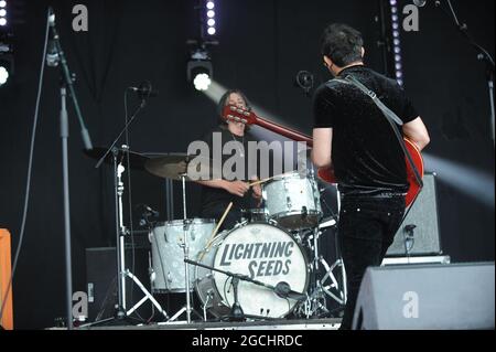 I Lightning Seeds si esibiscono al Lets Rock Leeds 80s Festival di Leeds Foto Stock