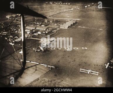 Fotografo sconosciuto. (Americano). London Terminal Aerodromo, Croydon. 1921-22. Foto Stock