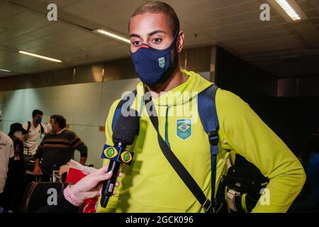 Guarulhos, San Paolo, Brasile. 9 agosto 2021. (SPO) la squadra di pallavolo brasiliana arriva all'aeroporto di Guarulhos-Sao Paulo. 09 agosto 2021 - Sao Paulo, Brasile: Gli atleti della squadra brasiliana di pallavolo olimpico sono atterrati all'aeroporto di Guarulhos, questo lunedì (9) (Credit Image: © Fepesil/TheNEWS2 via ZUMA Press Wire) Foto Stock