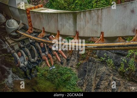 Nemesis B&M invertito Rollercoaster Coaster Alton Towers Them Park Staffordshire Inghilterra Merlin Group PLC Nemmy Foto Stock