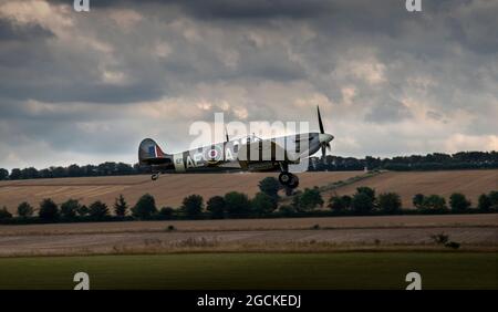 Duxford Imperial War Museum Fotografia di Brian Harris 5 agosto 2021 IMW Duxford, Cambridgeshire Inghilterra Gran Bretagna Supermarine Spitfire LF Mk.Vb Spitfire EP1 Foto Stock