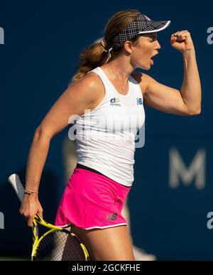 08 agosto 2021: Danielle Collins (USA) reagisce nella sua partita dove ha sconfitto Daria Kasatkina (RUS) 63 67(10) 61 nelle finali della Mupadala Silicon Valley Classic alla San Jose state University di San Jose, California. © Mal Taam/TennisClix/CSM Foto Stock