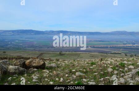 Vista sulle alture del Golan tra Siria e Israele Foto Stock