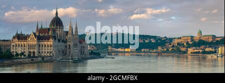 Panorama della parte rappresentativa di Budapest Foto Stock