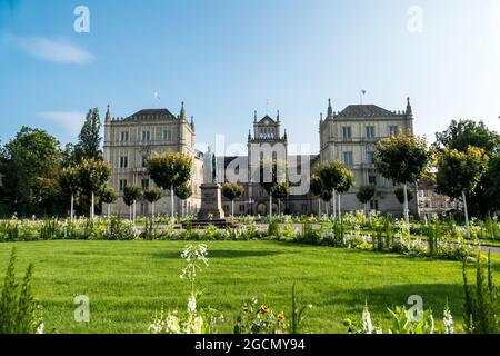 Coburg, Germania, 19 luglio 2021: Palazzo Ehrenburg sulla Piazza del Palazzo Foto Stock