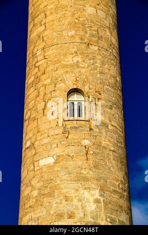 Faro neoclassico Cabo de Palos in una giornata di sole d'estate Foto Stock