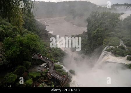 Cascate di Iguazu e fiume Iguazu, Misiones, Argentina Foto Stock