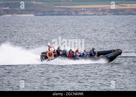 Giro veloce in costoletta sull'oceano a St Ives, Cornwall, Regno Unito, il 2 agosto 2021 Foto Stock