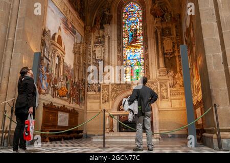 Firenze, Italia - 10 maggio 2010: L'interno della chiesa di Santa Maria Novella a Firenze, in una giornata estiva. Foto Stock